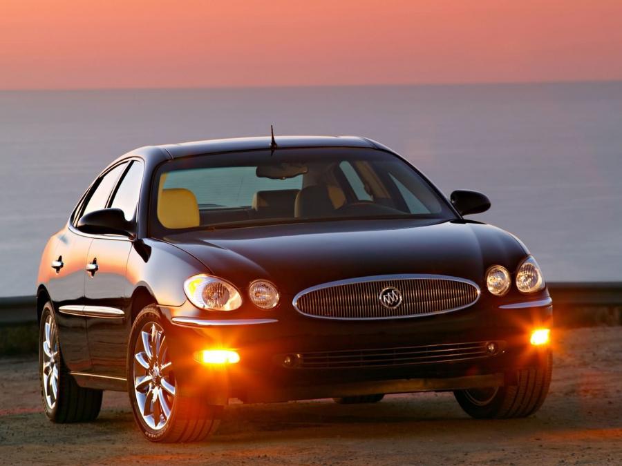  Buick LaCrosse CXS 2005 года  (фото 29 из 45)